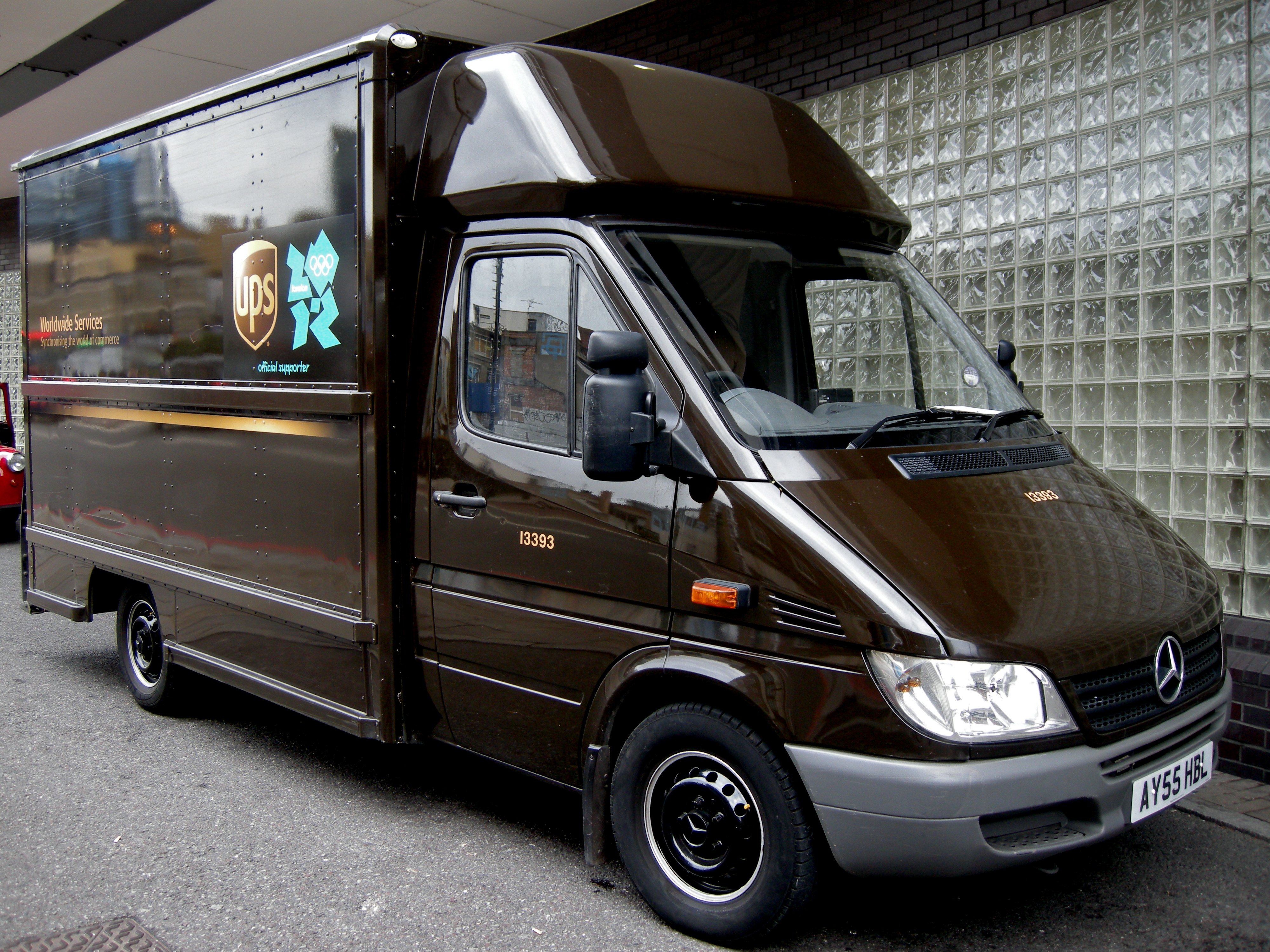 UPS_UK_Mercedes_Sprinter.jpg
