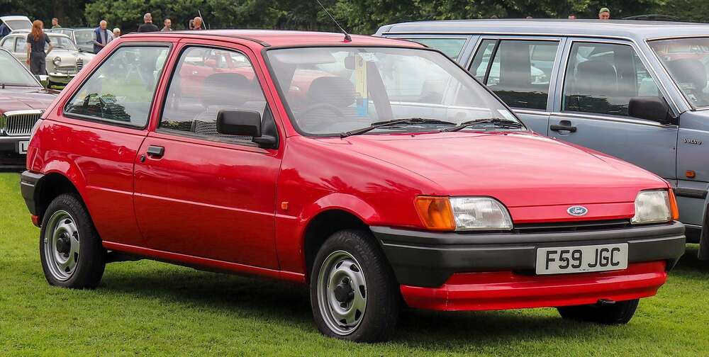 1989_Ford_Fiesta_Popular_1.0_Front.jpg